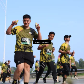 Runner Photo 6343180