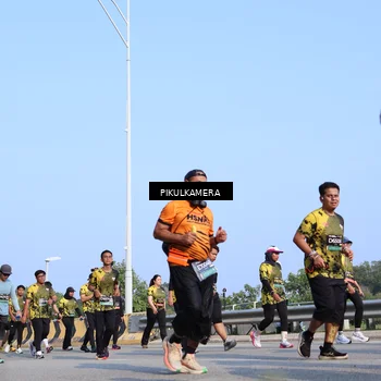 Runner Photo 6343214