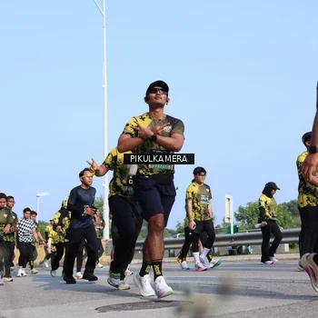 Runner Photo 6343372