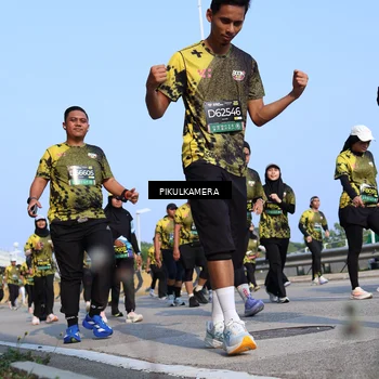 Runner Photo 6343493
