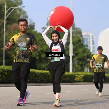 Runner Photo 6343575