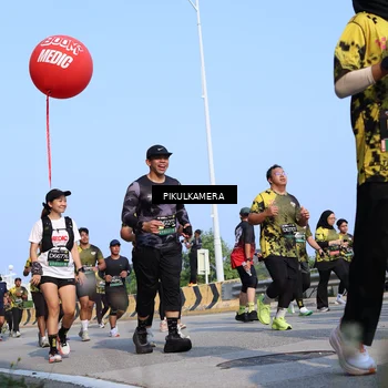 Runner Photo 6343598