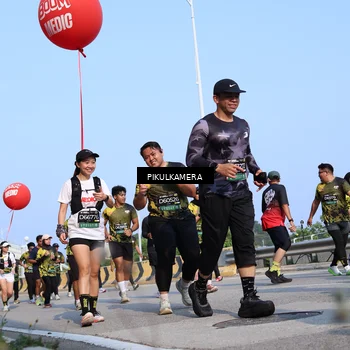Runner Photo 6343645