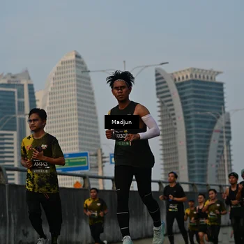 Runner Photo 6343757