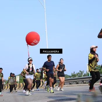 Runner Photo 6343762