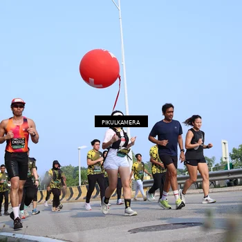 Runner Photo 6343815