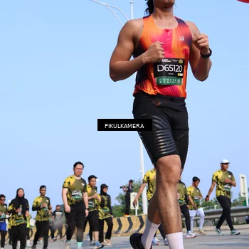 Runner Photo 6343872