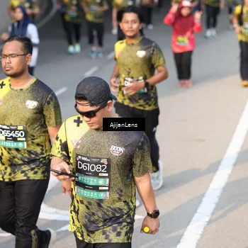 Runner Photo 6343876