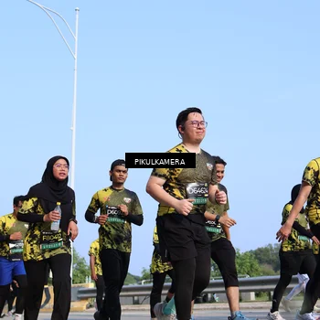 Runner Photo 6343935