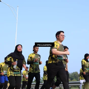 Runner Photo 6343946