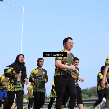 Runner Photo 6343947