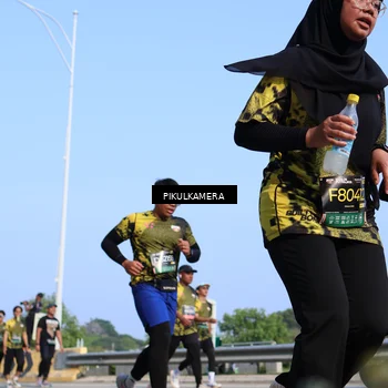 Runner Photo 6343998