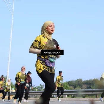 Runner Photo 6344235