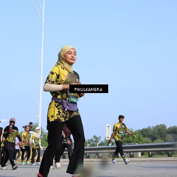 Runner Photo 6344241
