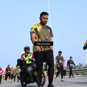 Runner Photo 6344413