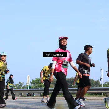 Runner Photo 6344550
