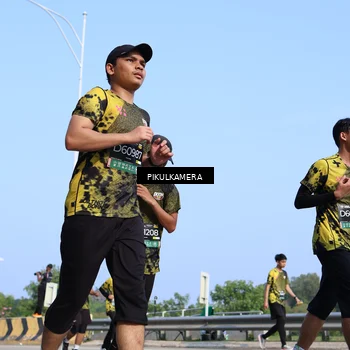 Runner Photo 6344757