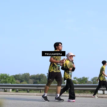 Runner Photo 6344819