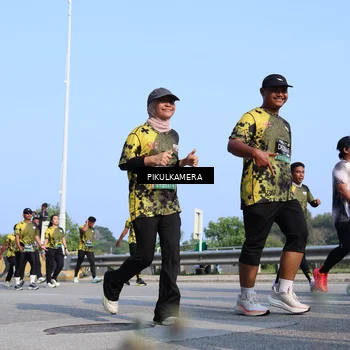 Runner Photo 6345020
