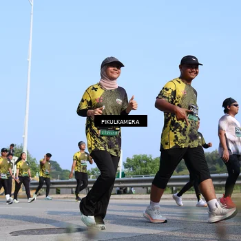 Runner Photo 6345024