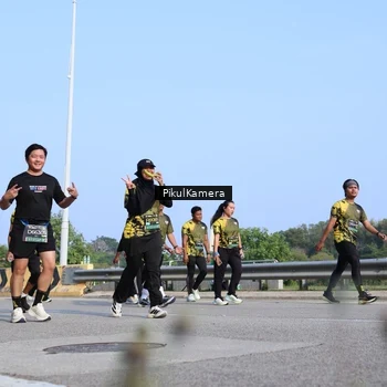 Runner Photo 6345045