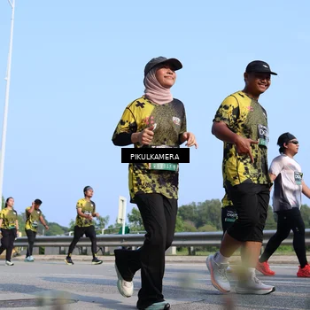 Runner Photo 6345056