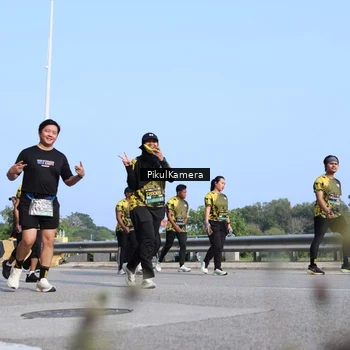 Runner Photo 6345085