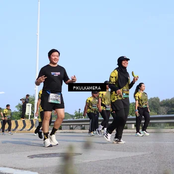 Runner Photo 6345124