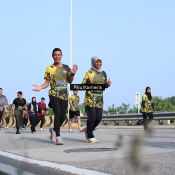 Runner Photo 6345136
