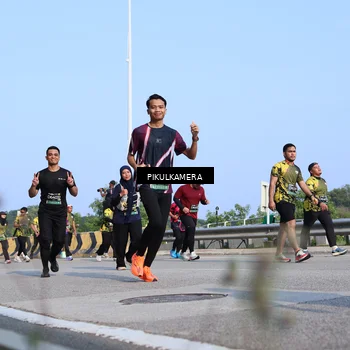 Runner Photo 6345175