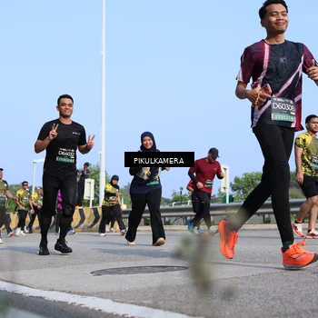 Runner Photo 6345201