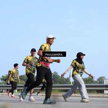 Runner Photo 6345615