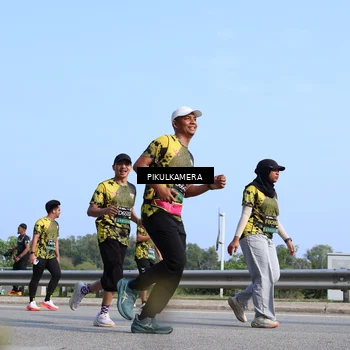 Runner Photo 6345636