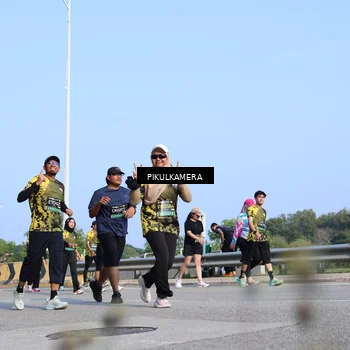 Runner Photo 6345673