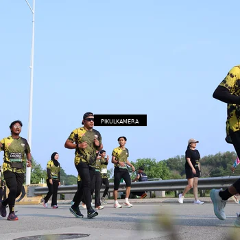 Runner Photo 6345756
