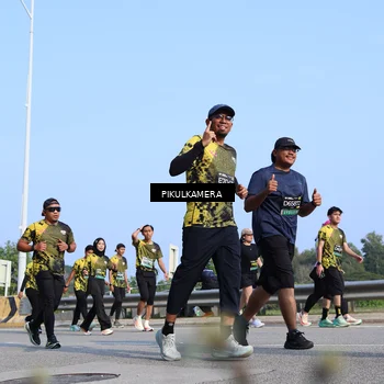 Runner Photo 6345773