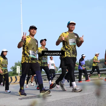 Runner Photo 6346019