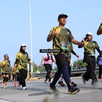 Runner Photo 6346035