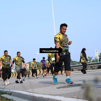 Runner Photo 6346124