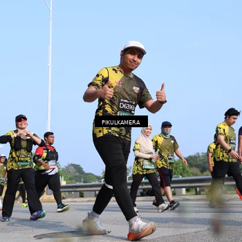 Runner Photo 6346392