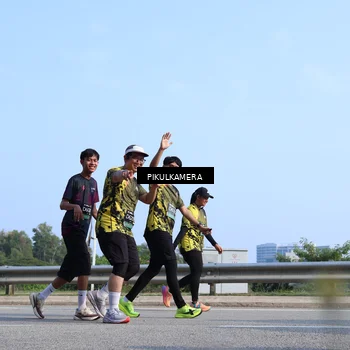 Runner Photo 6346659
