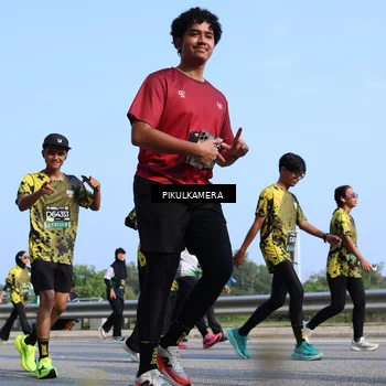 Runner Photo 6346758