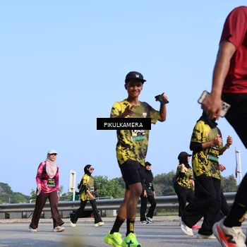 Runner Photo 6346774