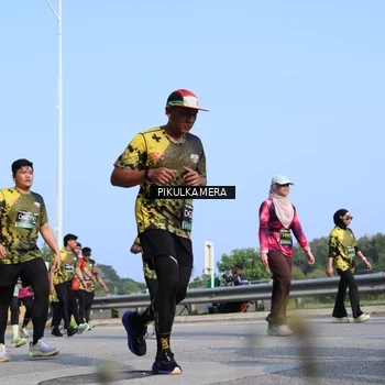 Runner Photo 6346824