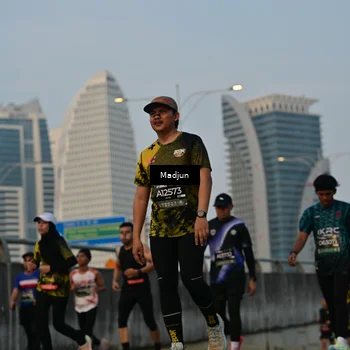 Runner Photo 6346848