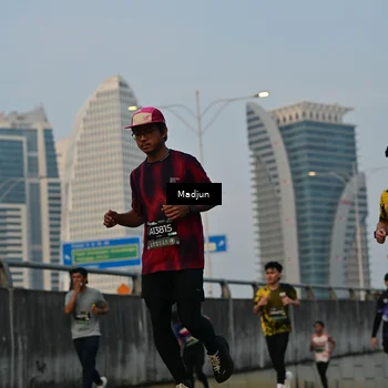 Runner Photo 6346878