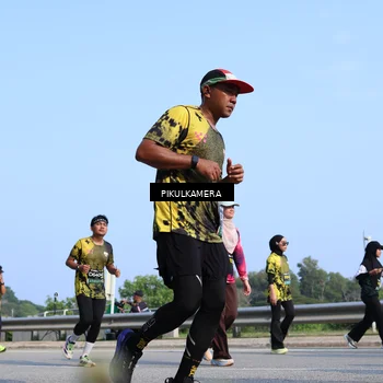 Runner Photo 6346917
