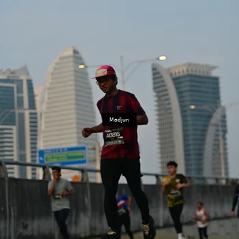 Runner Photo 6346928