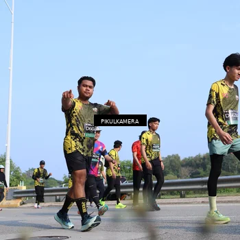 Runner Photo 6346998