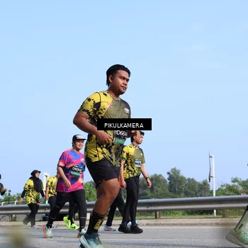 Runner Photo 6347014